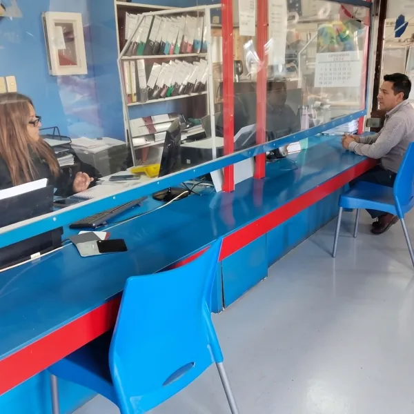 Sala de ventas de insumos y planchas